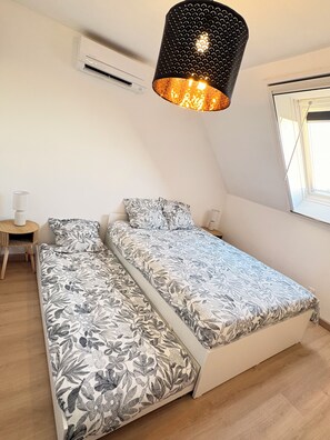 2 chambres, fer et planche à repasser, Wi-Fi gratuit, draps fournis