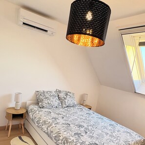 2 bedrooms, iron/ironing board, free WiFi, bed sheets - The Auvergne cocoon (Lapalisse)