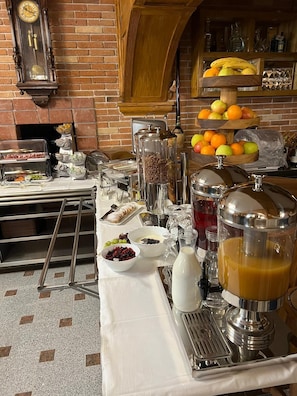 Dining - Pansion Dovodja - Close to the beach and the center - your vacation home / Apartment 4 (Vodice)