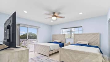 Deluxe Condo | Laptop workspace, iron/ironing board, free WiFi