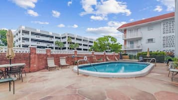 Condo luxo | Piscina | Piscina externa