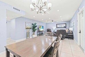 Deluxe Condo | Interior - Colonial Manor Condos - Fort Lauderdale (Fort Lauderdale)