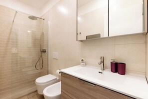 Bathroom - The Bronze Rose (Bergamo)