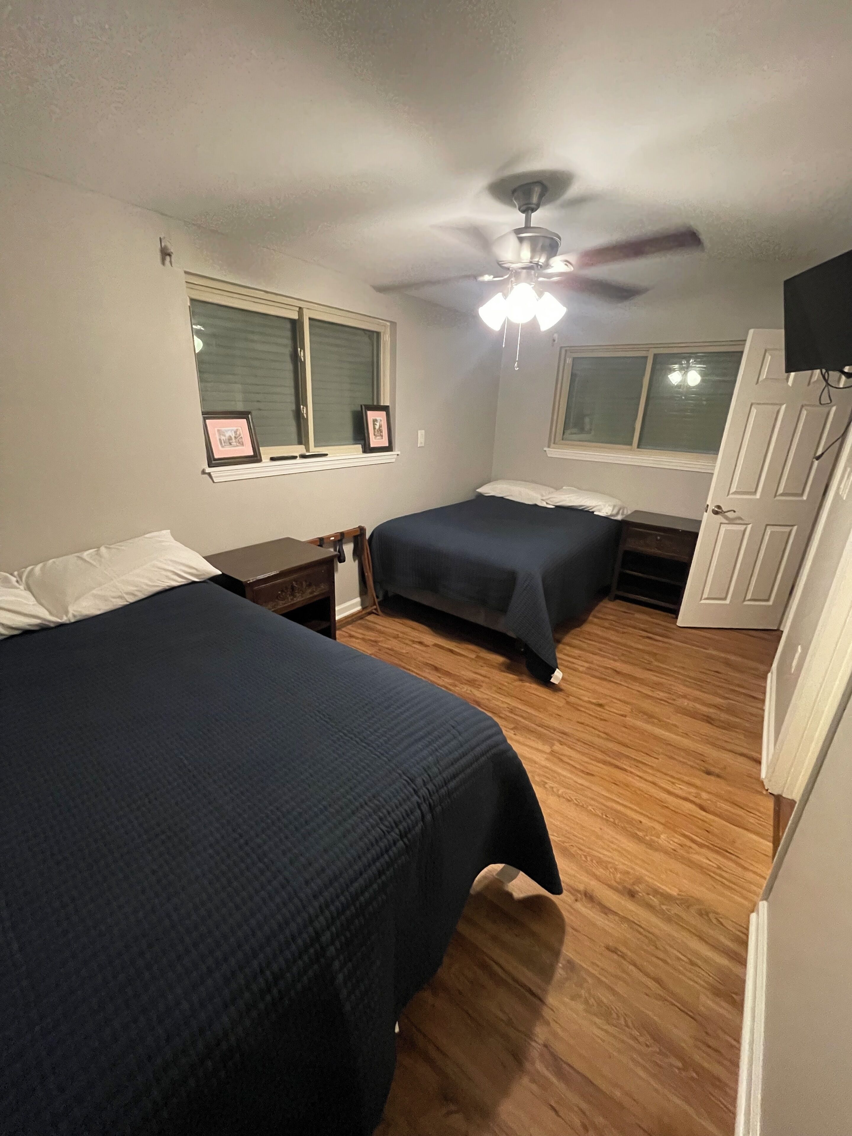 11 soverom, internettilgang og sengetøy