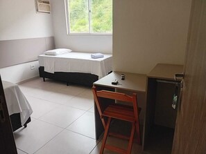 Chambre Standard | Accès au Wi-Fi (inclus), literie fournie