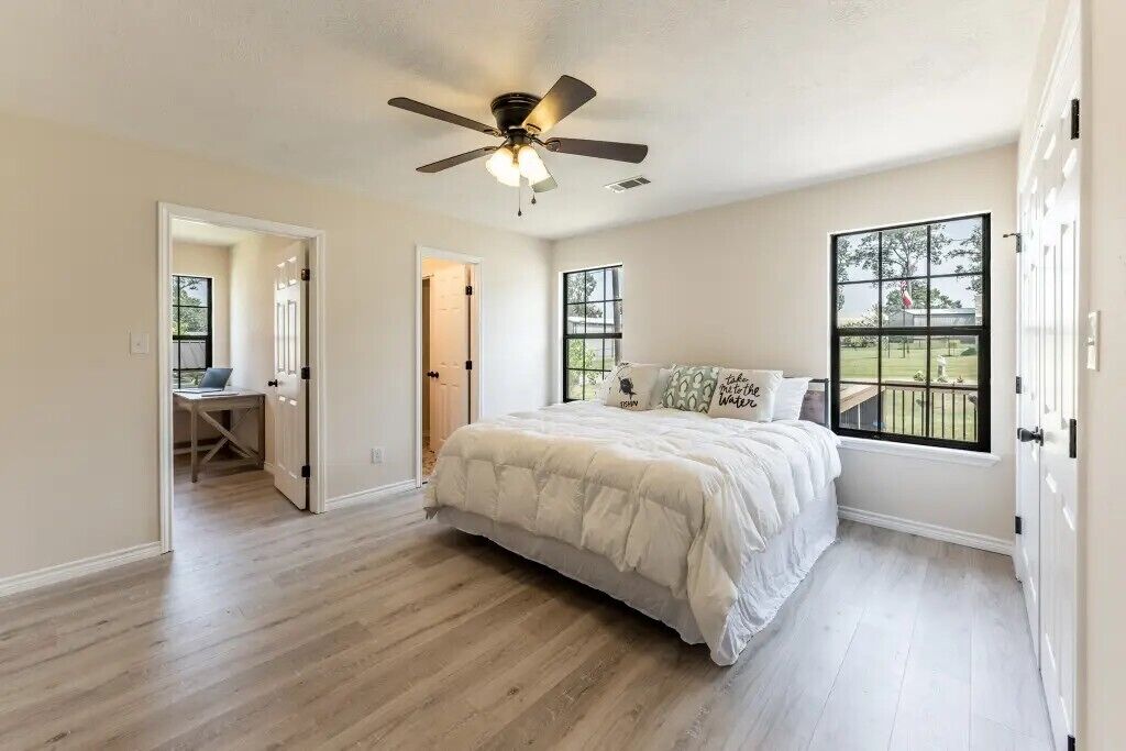 3 bedrooms, internet, bed sheets