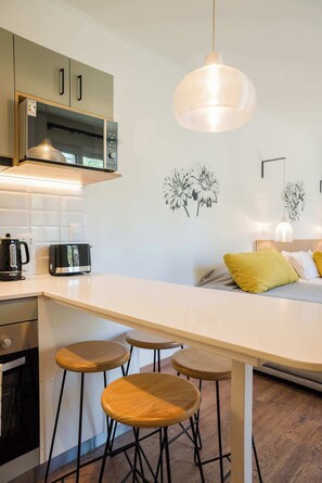 Interior - Vibrant Studio in Bellavista | Near Metro for 3 (Providencia)
