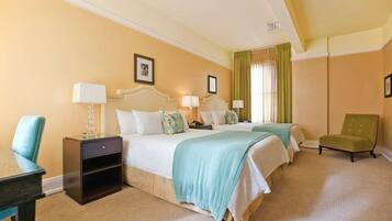 1 camera, una cassaforte in camera, una scrivania, ferro/asse da stiro