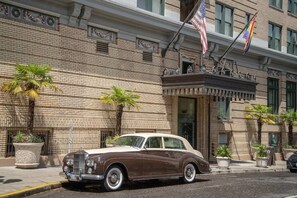 Exterior - Classic and Elegant Studio Suite | Pet-Friendly (Portland)