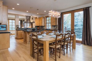 Dining - New Listing! Condo with Elkhorn Amenities, Fireplace and Grill! (Sun Valley)