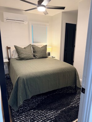 4 habitaciones, tabla de planchar con plancha, cuna de viaje y wifi 