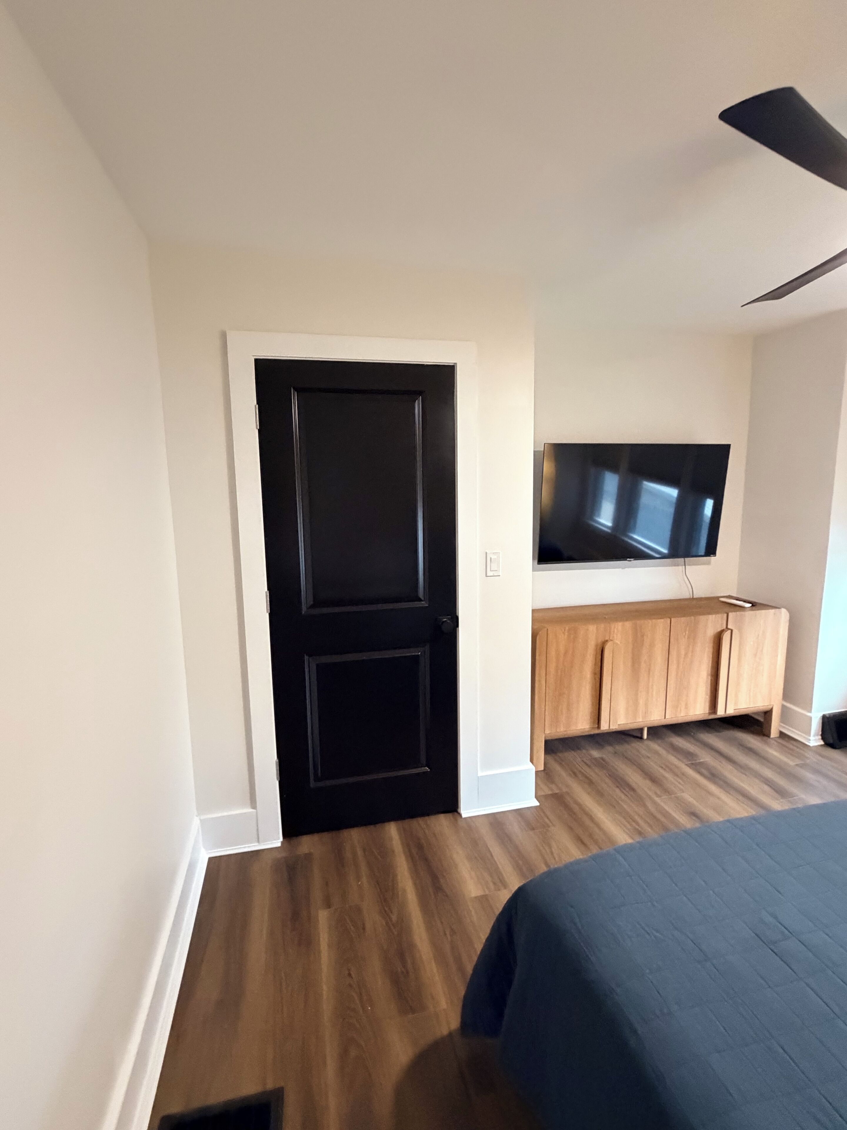 4 habitaciones, tabla de planchar con plancha, cuna de viaje y wifi 