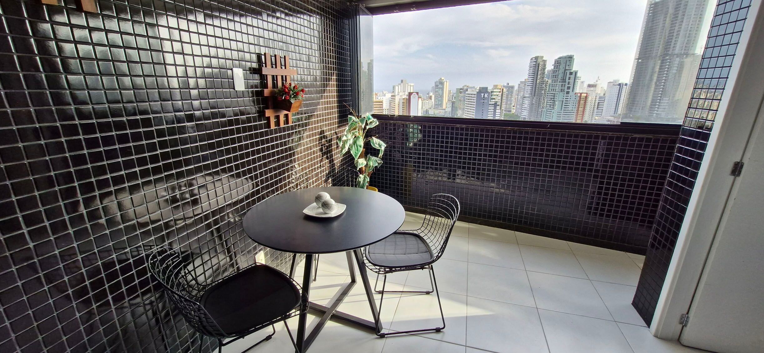 Basic-Apartment | Lanai (Veranda)