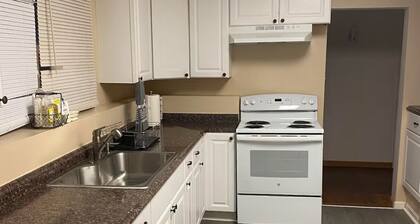2-bedroom studio in serene Hagerstown with AC comfort