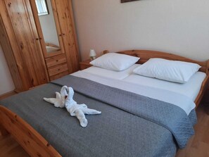 1 bedroom, in-room safe, WiFi, bed sheets - Pansion Dovodja - Close to the beach and the center - your vacation home / Apartment 7 (Vodice)