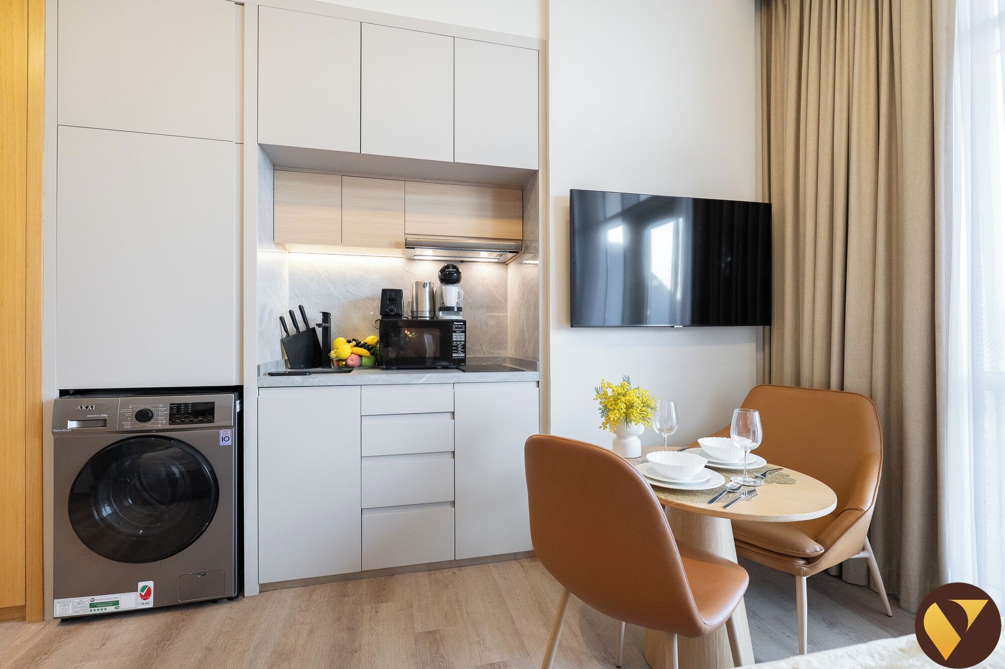 Luxury Studio, Balcony, City View | Private kitchenette | Full-size fridge, microwave, oven, stovetop