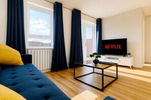 Smart TV, table football - Stoke Mandeville House | Sleeps up to 6-8 (Aylesbury)