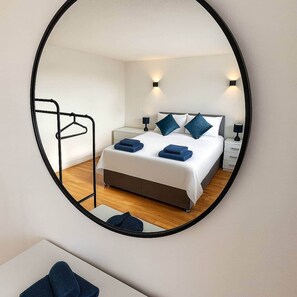 3 chambres, bureau, fer et planche à repasser, Wi-Fi gratuit