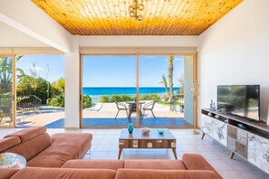 TV - Villa Kochili - Two Bedroom Villa, Sleeps 4 (Nea Dimmata)