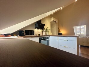 Fridge, microwave, oven, dishwasher - Casa Firmin  - Joli cocon design à 3' de la gare & 5' du coeur de ville (Brive-la-Gaillarde)