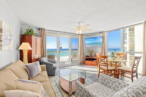 TV, DVD player - Pelican Beach Resort · Ocean Views | 3 Pools, Hot Tub, Courts, Gym & Balcony (Destin)