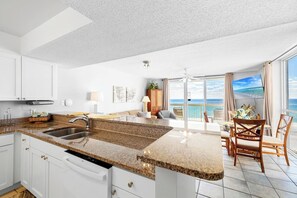 Fridge, microwave, stovetop, dishwasher - Pelican Beach Resort · Ocean Views | 3 Pools, Hot Tub, Courts, Gym & Balcony (Destin)