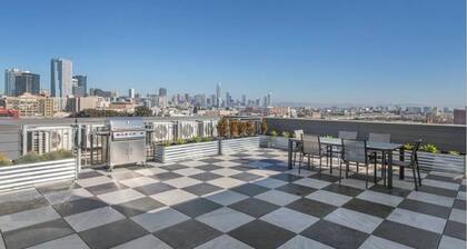 Sunny 2BR Mission Apartment Near Dolores Park, Cafes & Transit
