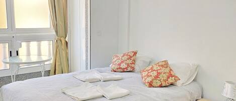 1 soveværelse, strygejern/strygebræt, internetforbindelse, sengetøj