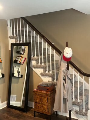 Interior - Stay-4-Awhile, Modern, comfy centrally-located home in Wilmington, DE (Wilmington)