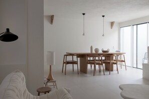 Living area - Architectural Gem in Santa Catarina (Lisbon)