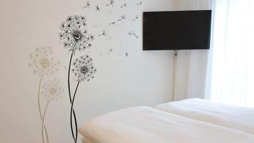 2 Schlafzimmer, Reisekinderbett, kostenloses WLAN, Bettwäsche