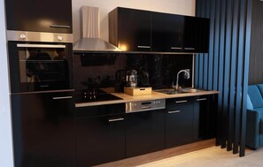 雪櫃、焗爐、爐具、洗碗機