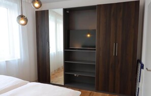 2 多间卧室、旅行婴儿床、免费 WiFi、床单