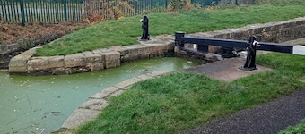 Canalside View House - Modern 11 Bed Retreat in the Yorkshire Dales