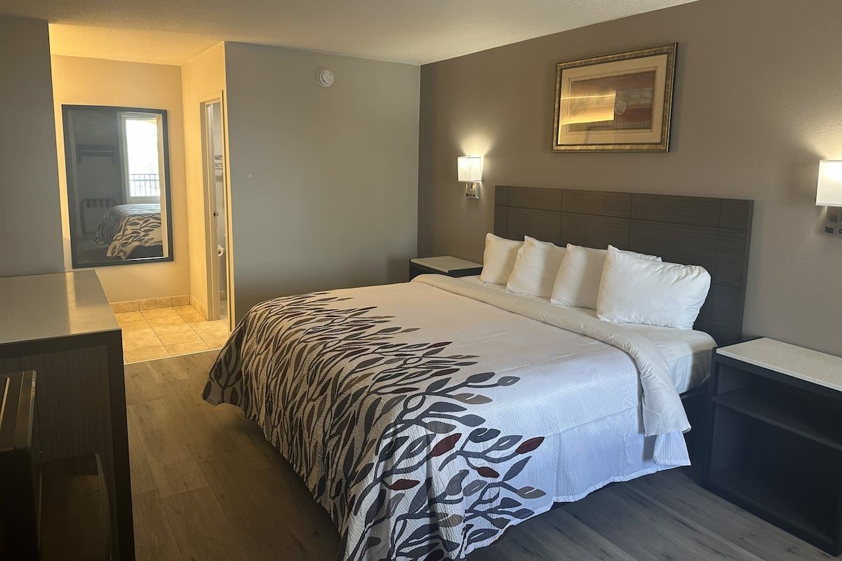 Desk, blackout curtains, free WiFi, bed sheets