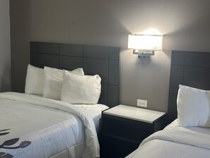 書桌、遮光布/窗簾、免費無線上網、床單