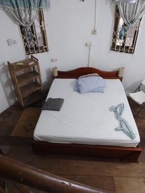 1 bedroom, iron/ironing board - Wonderful 1-bedroom house with AC in vibrant Accra Coco beach (Accra)