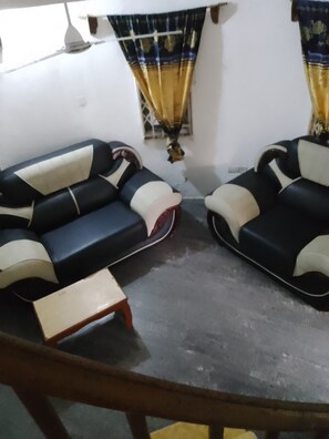 Interior - Wonderful 1-bedroom house with AC in vibrant Accra Coco beach (Accra)
