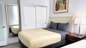 2 habitaciones, escritorio, tabla de planchar con plancha y wifi gratis 