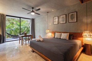 Studio, Terrasse, Poolblick | Zimmersafe, laptopgeeigneter Arbeitsplatz, Verdunkelungsvorhänge