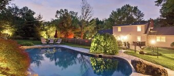 WORLD CUP NJ-Luxe Family & Group Home-Walk to Train-Heated Pool & Spa-Sleeps 10