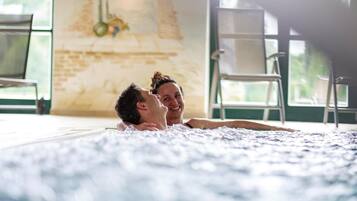 Rumah | Kolam renang | Kolam renang indoor dan kolam renang outdoor