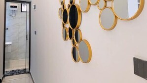 Apartament Deluxe, balcó, vistes al turó | Wifi gratuïta 
