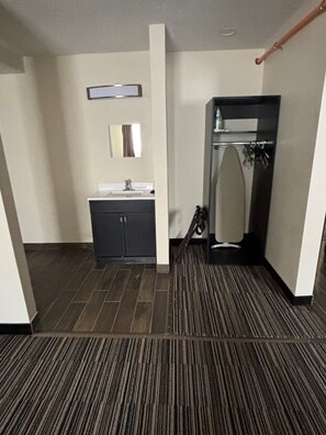 Suite, 1 King-Bett, Nichtraucher | Wohnbereich