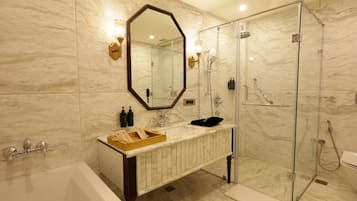Royal Suite, 1 King Bed, Balcony | Bathroom