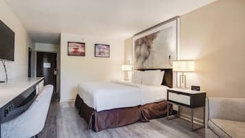 Room, 1 King Bed, Non Smoking | Desk, laptop workspace, soundproofing, iron/ironing board