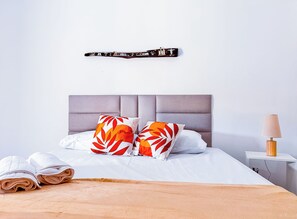 1 室のベッドルーム、WiFi、ベッドシーツ