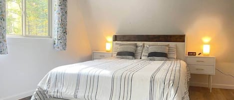 2 habitaciones, escritorio, tabla de planchar con plancha y wifi gratis