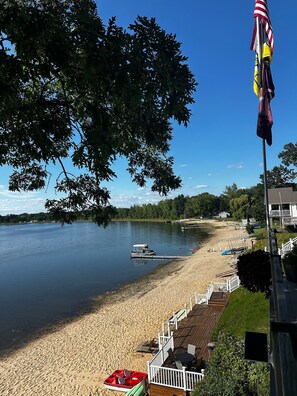 Beach - 2-bedroom cottage on Rainbow Lake (Trufant)