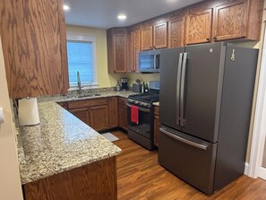 Private kitchen - 2-bedroom cottage on Rainbow Lake (Trufant)